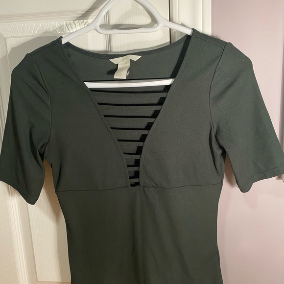 Going out dark green top - Picture 2 of 2